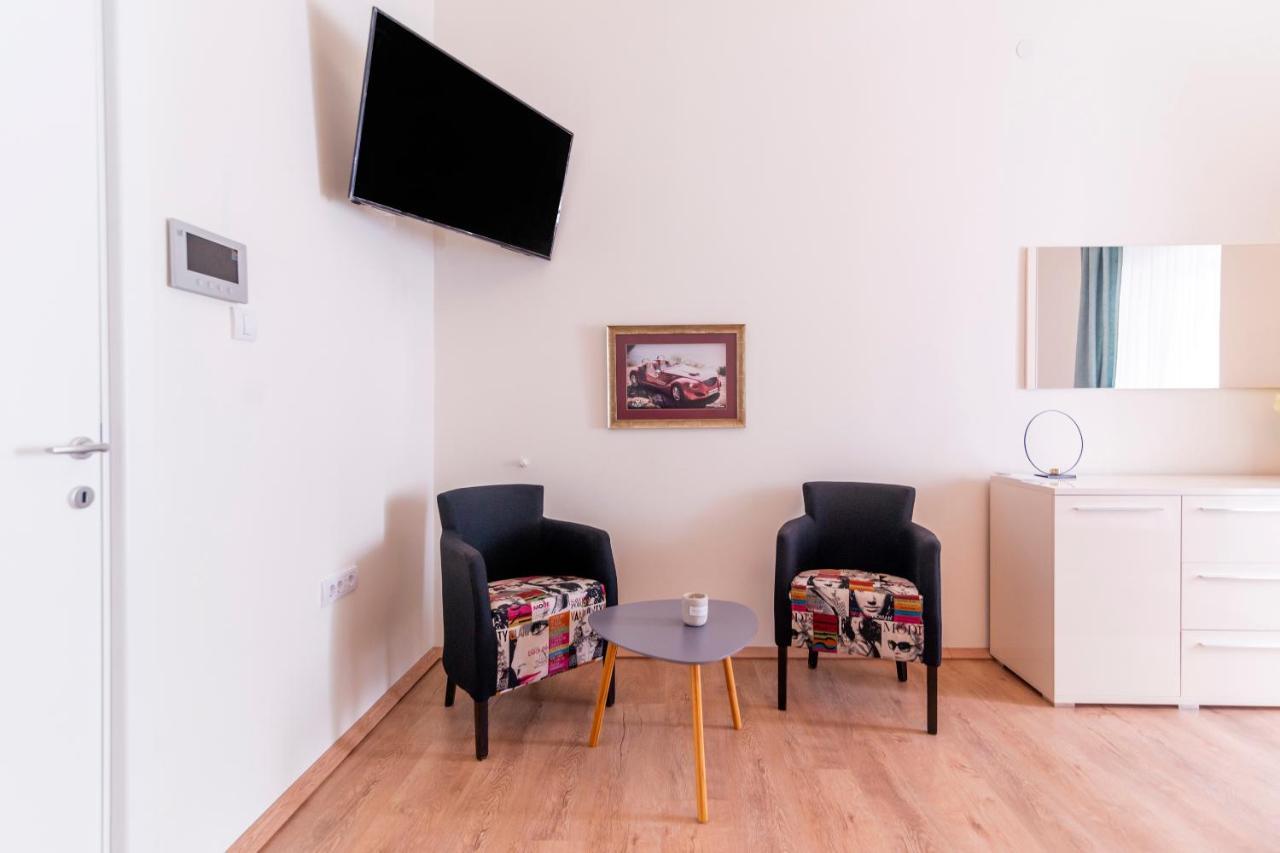 Jevrejska-Central Studio Novi Sad Extérieur photo